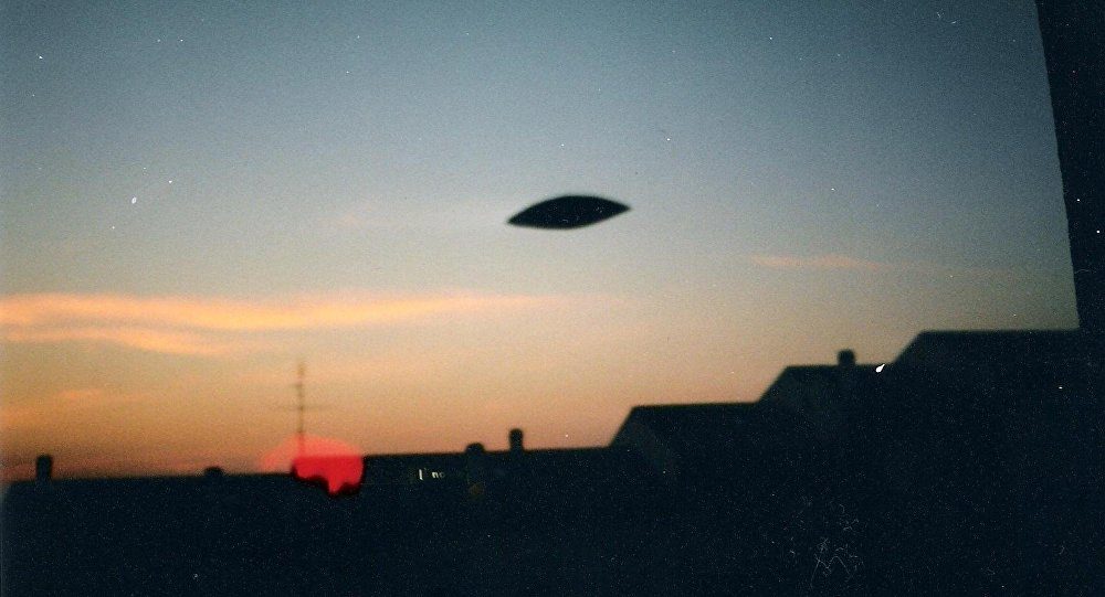 UFO Himmel Häuser