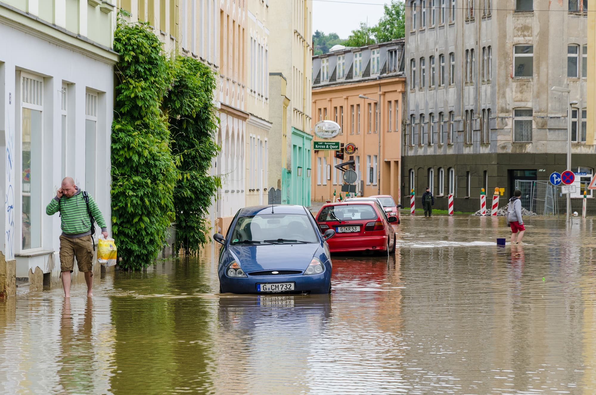 Hochwasser in Gera 2013 | Starke Regenfälle Ende Mai 2013 lassen die Weiße Elster anschwellen, in den Folgetagen sind unter anderem Teile von Gera überflutet. Am 3. Juni sind zeitweise 10 000 Menschen ohne Strom.