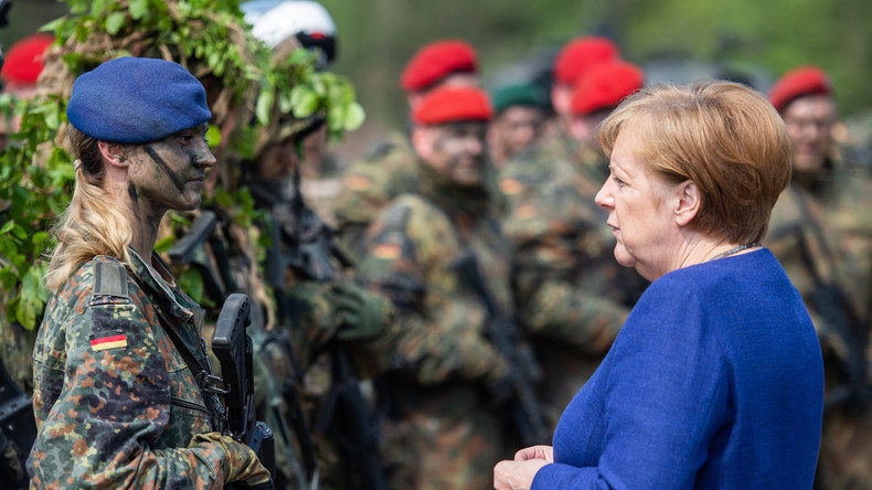Klicken um zu vergrößern Merkel Militär