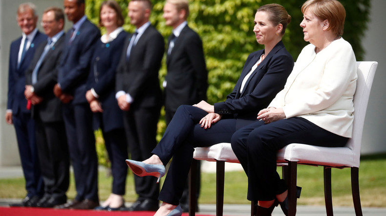 Merkel Stuhl sitzt sitzen