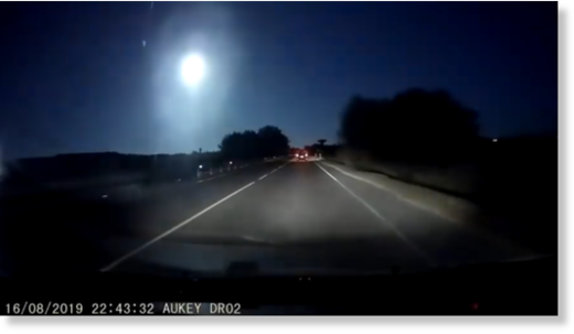 httExtremely bright meteor