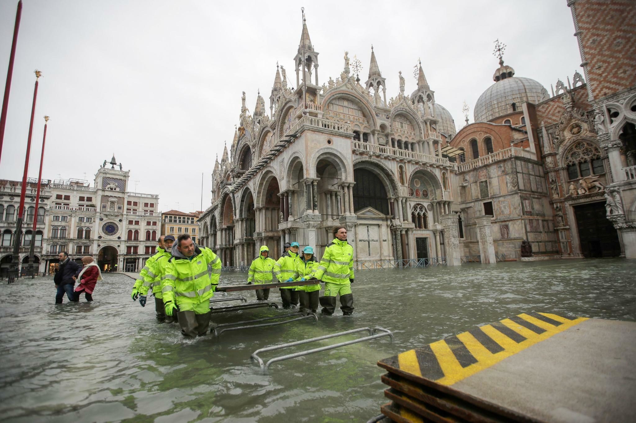 Markusplatz Venedig unter Hochwasser