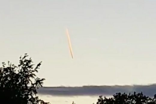 Flaming object over Midlothian, UK