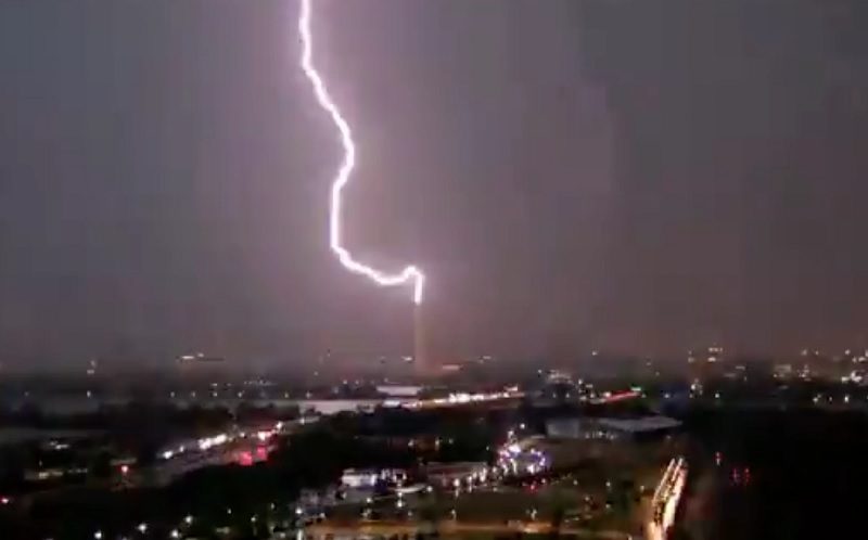 Blitz Lightning Washington Monument