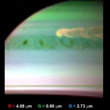 Falschfarbenaufnahme Saturn