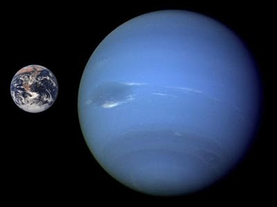 Größenvergleich Erde & Neptun