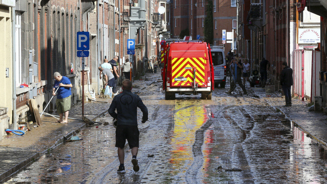 Namur Belgien Hochwasser Flut