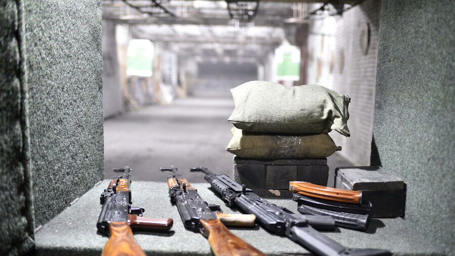 Klicken um zu vergrößern AK47 gun