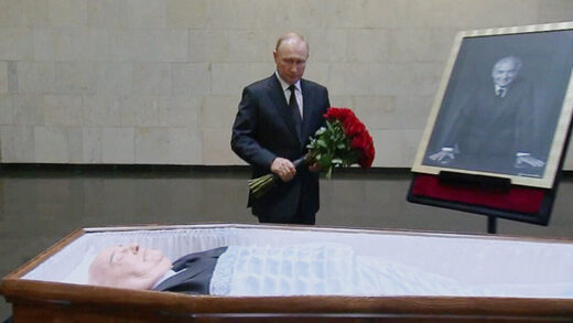 Klicken um zu vergrößern Putin Gorbatschow Grab Leiche