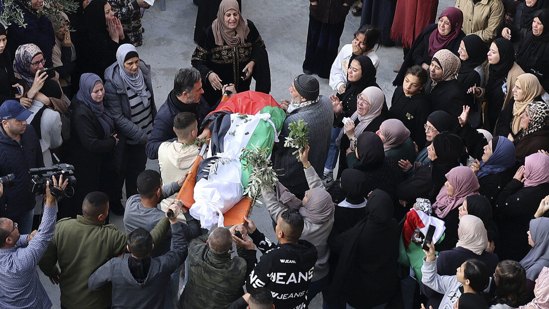 Palästinenser Trauer Dschenin Jana Zakarnaa