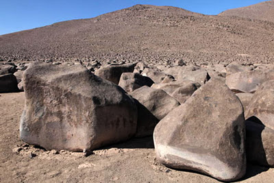 Polierte Felsbrocken, Atacamawüste