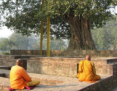 indische Mönche meditieren