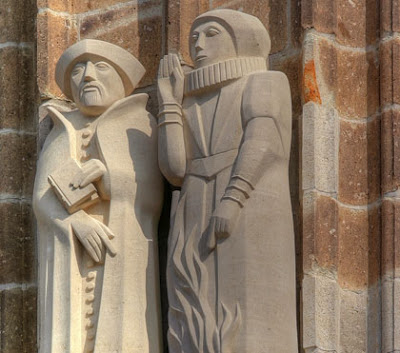 Statuen Katharina Henoth und Friedrich Spee in Köln