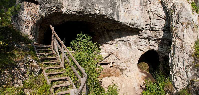Denisova-Höhle in Südsibirien