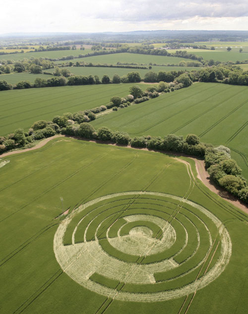 Kornkreis bei Manton Drove in Wiltshire, 2. Juni 2012
