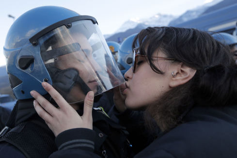 protestkuss, nina de chiffre
