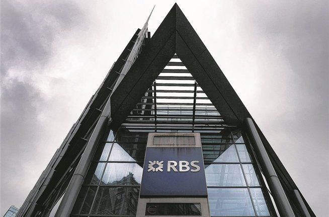 Dunkler Bankenhimmel: Die Royal Bank of Scotland trennt sich von 30.000 Mitarbeitern -- Das Kind ...