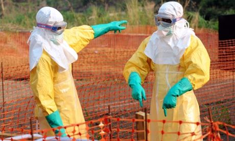 ebola, ärzte schutzanzüge,isolierstation,infektionsrisiko